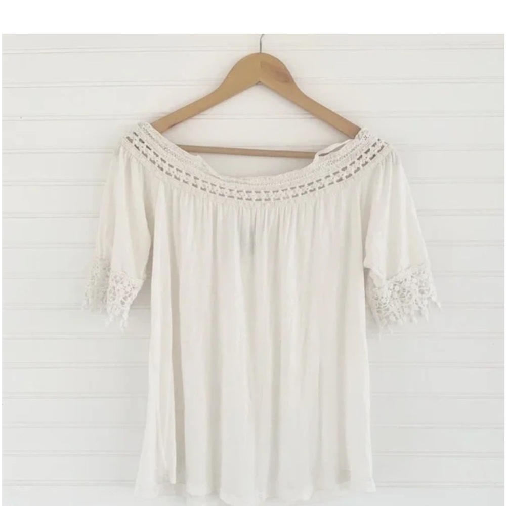 Rue21 White Cold Shoulder Off the Shoulder Crochet Top Size M‎